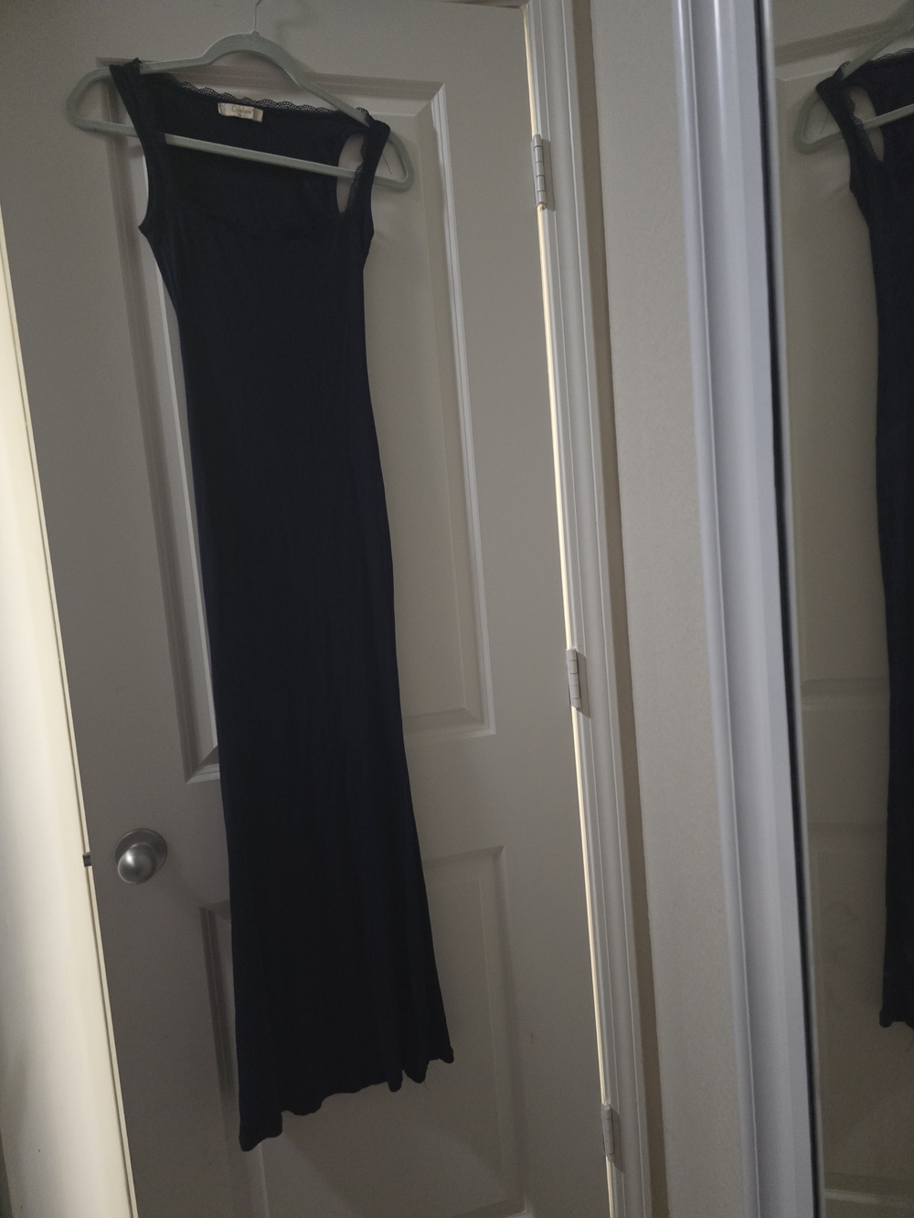 Qinsen Sleek Navy Blue Maxi Dress - Classic Scoop Neck